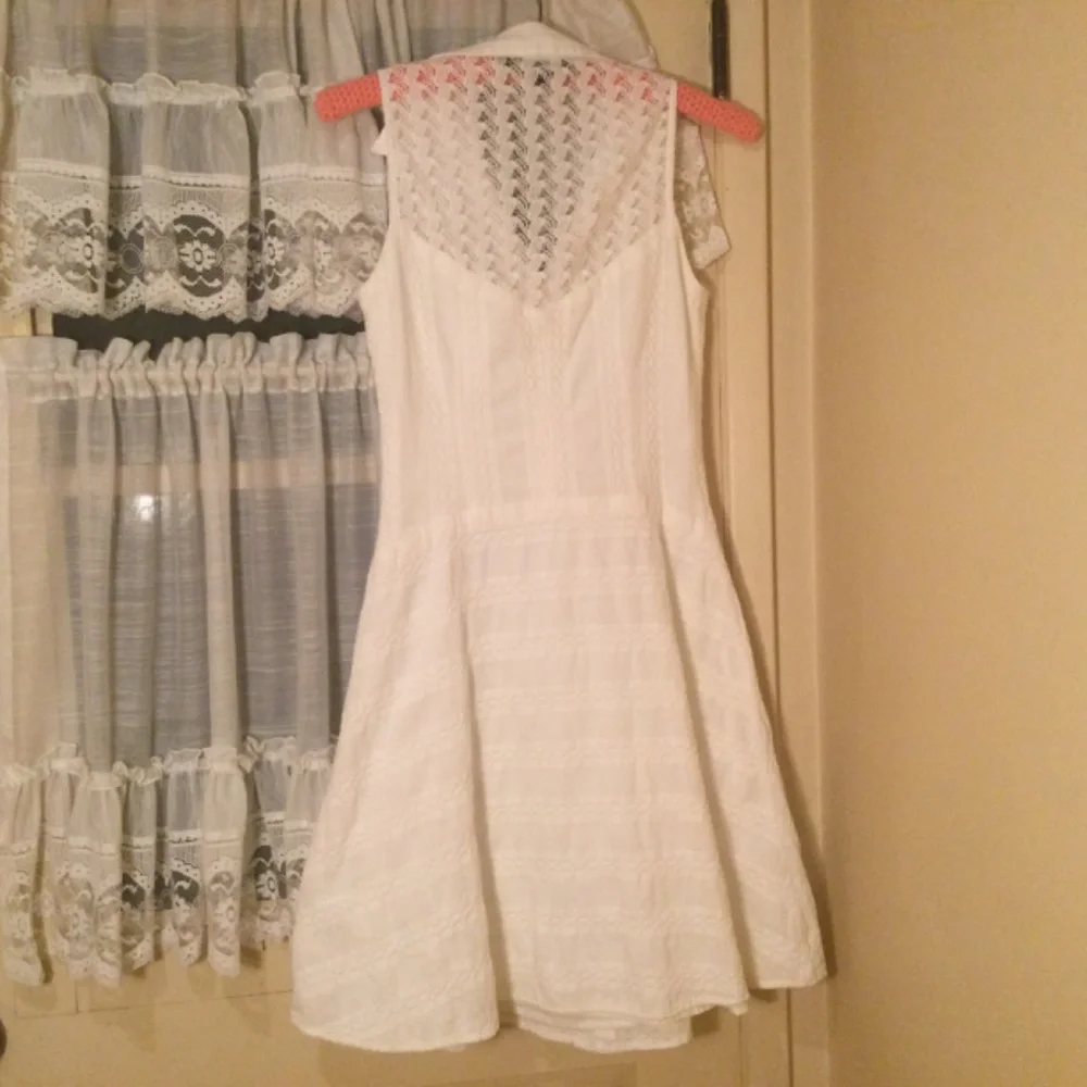 Spring into Summer with this Fabulous Dress by Nine West - Picture 2 of 14